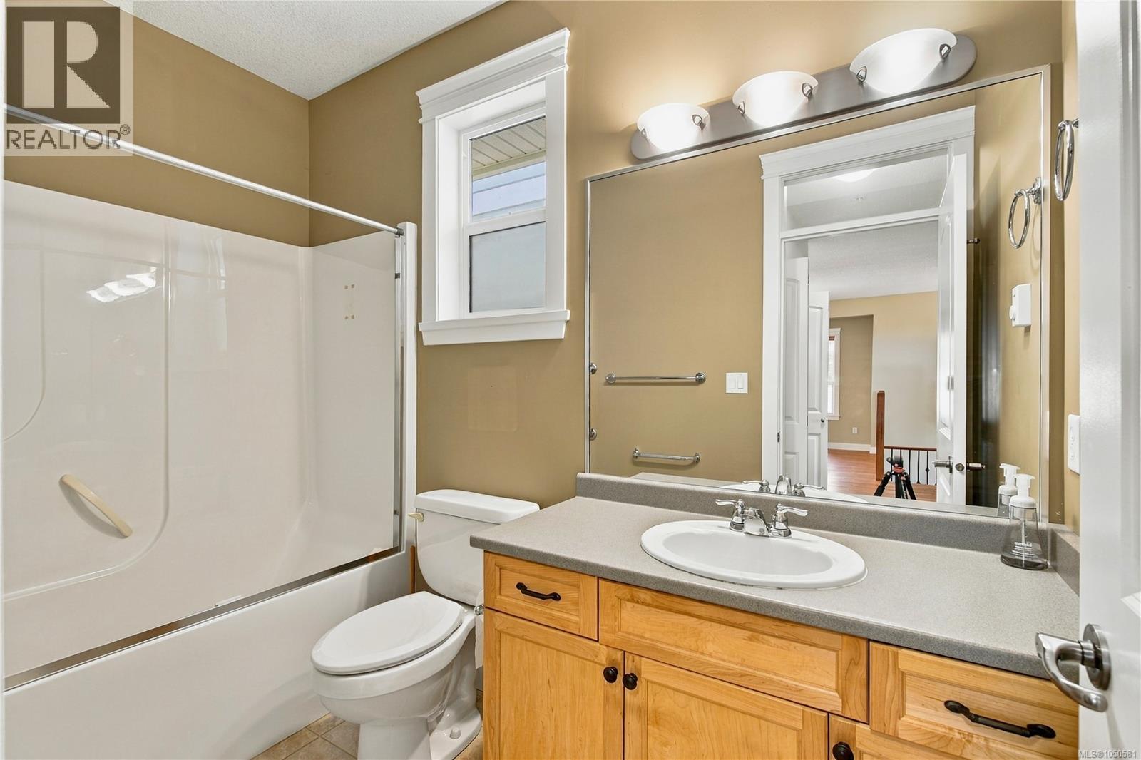 6179 Strathcona Pl - 27