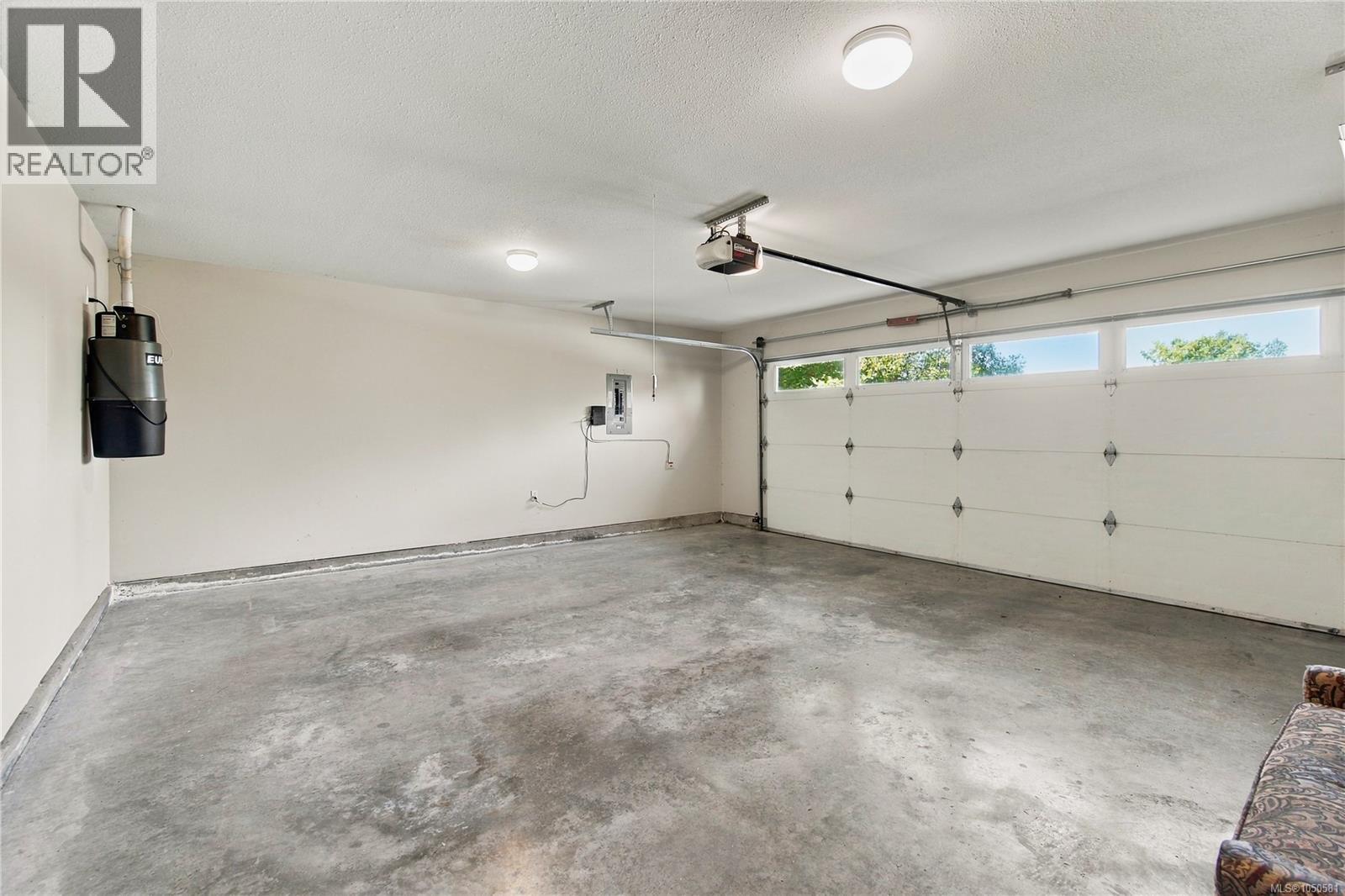 6179 Strathcona Pl - 28