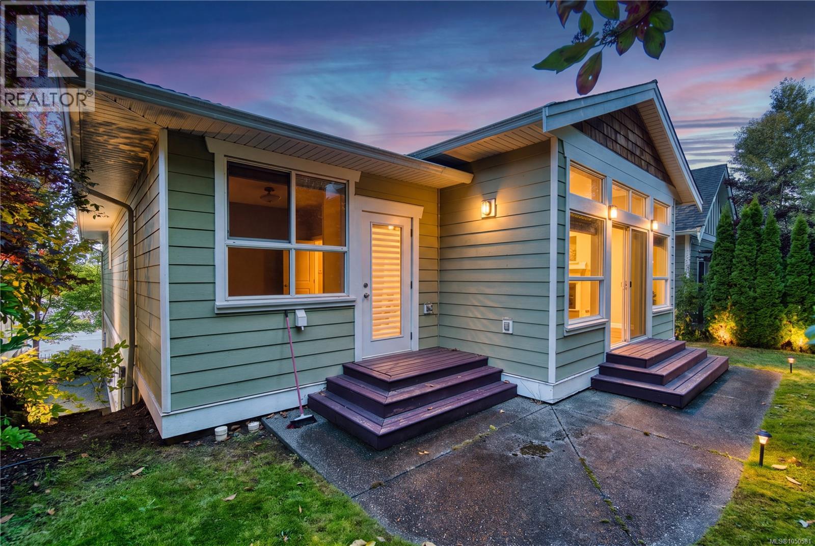 6179 Strathcona Pl - 37