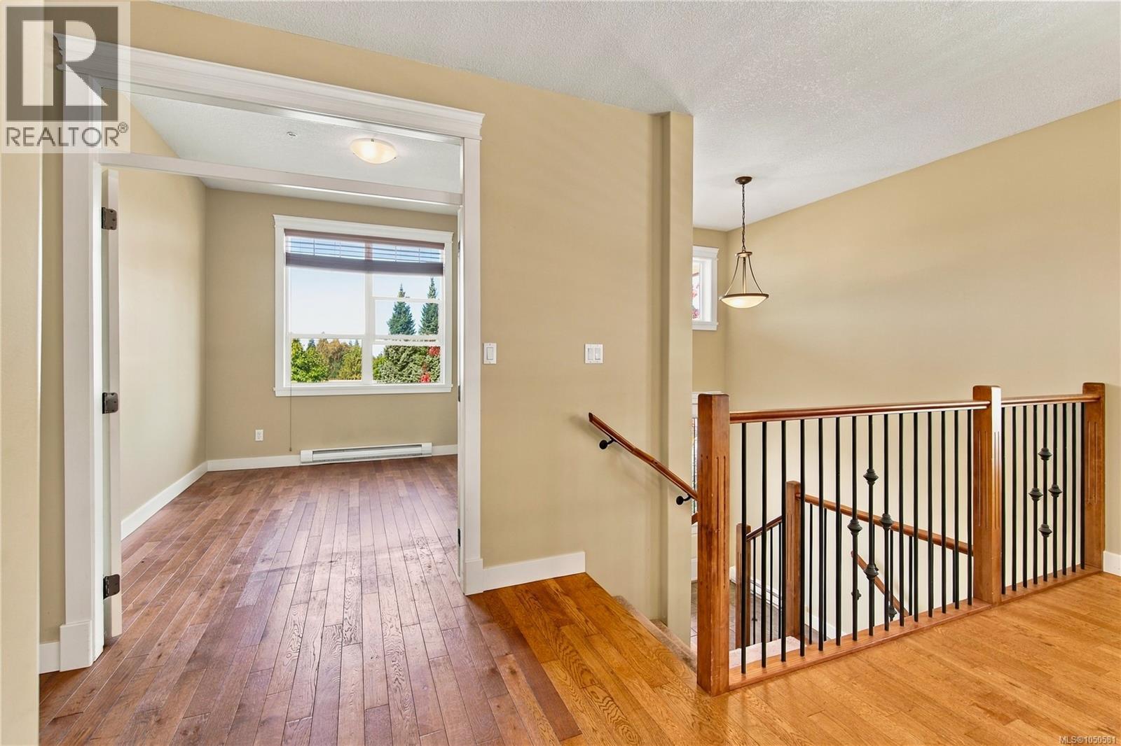 6179 Strathcona Pl - 7