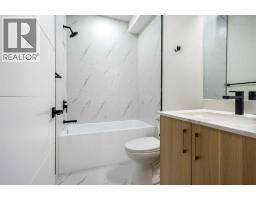 2424 25 Avenue Nw, Calgary, AB T2M2C5 Photo 37