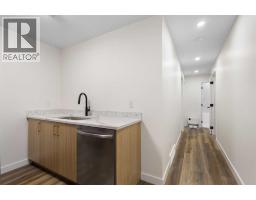 2424 25 Avenue Nw, Calgary, AB T2M2C5 Photo 30