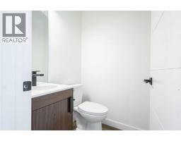 Bedroom - 2424 25 Avenue Nw, Calgary, AB T2M2C5 Photo 12
