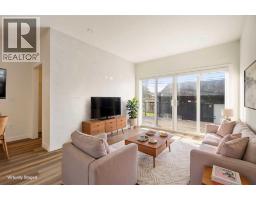 4pc Bathroom - 2426 25 Avenue Nw, Calgary, AB T2M2C5 Photo 20