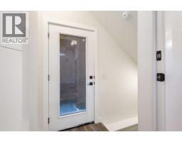 2426 25 Avenue Nw, Calgary, AB T2M2C5 Photo 37