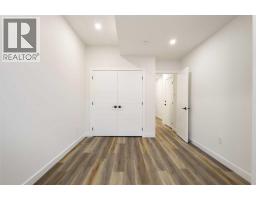 2426 25 Avenue Nw, Calgary, AB T2M2C5 Photo 41