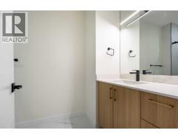 2426 25 Avenue Nw, Calgary, AB T2M2C5 Photo 35