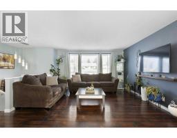 4pc Bathroom - 172 Rundlefield Crescent Ne, Calgary, AB T1Y2V5 Photo 6