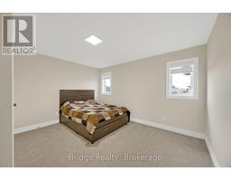 256 Tamarack Boulevard, Woodstock, ON N4S0E2 Photo 37