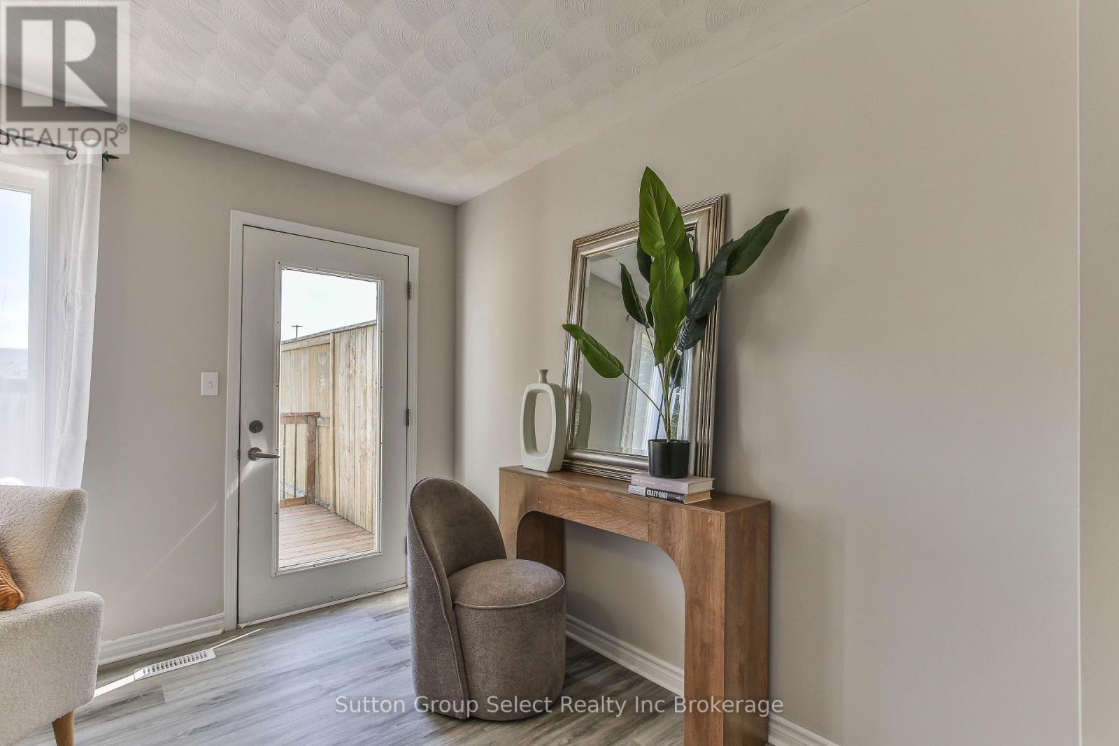 1106 NELLIS STREET, Woodstock (Woodstock - North) — photo 8