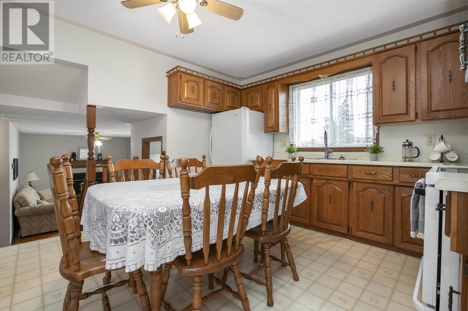 62 Laronde AVE - 16