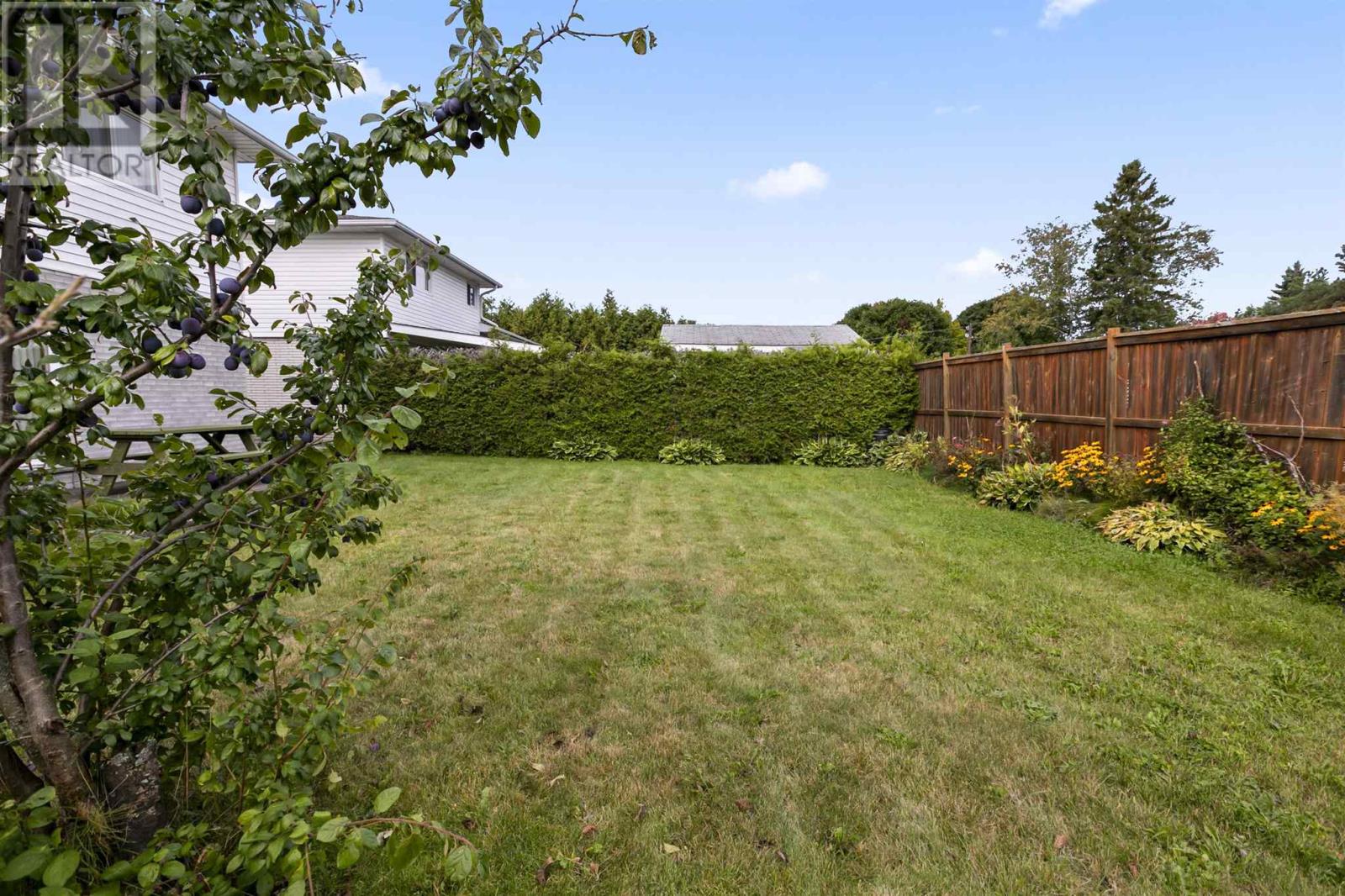 62 Laronde AVE - 22