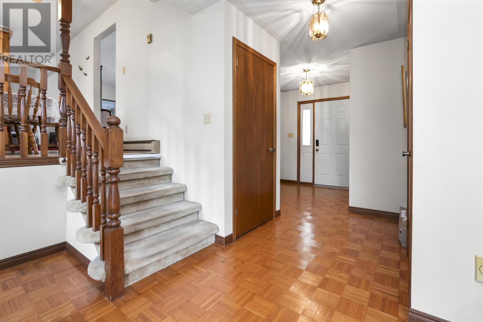 62 Laronde AVE - 25