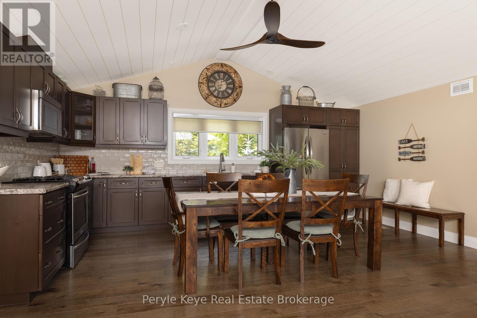 1054 INAWENDAWIN ROAD - Image 18
