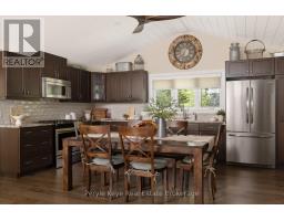 1054 Inawendawin Road, Lake Of Bays, ON P0B1A0 Photo 17