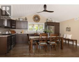 1054 Inawendawin Road, Lake Of Bays, ON P0B1A0 Photo 18