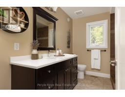 1054 Inawendawin Road, Lake Of Bays, ON P0B1A0 Photo 24