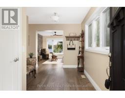 Family room - 1054 Inawendawin Road, Lake Of Bays, ON P0B1A0 Photo 8