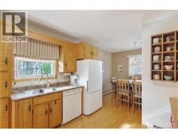 Family room - 62 Ayer Avenue, Moncton, NB E1C8J8 Photo 7