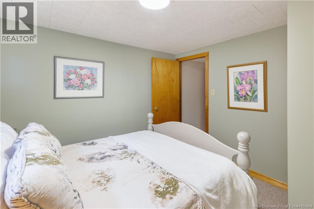 62 Ayer Avenue - Image 26