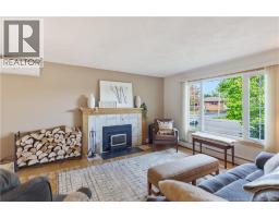 62 Ayer Avenue, photo 2