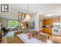 62 Ayer Avenue, photo 4