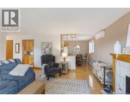 62 Ayer Avenue, photo 3