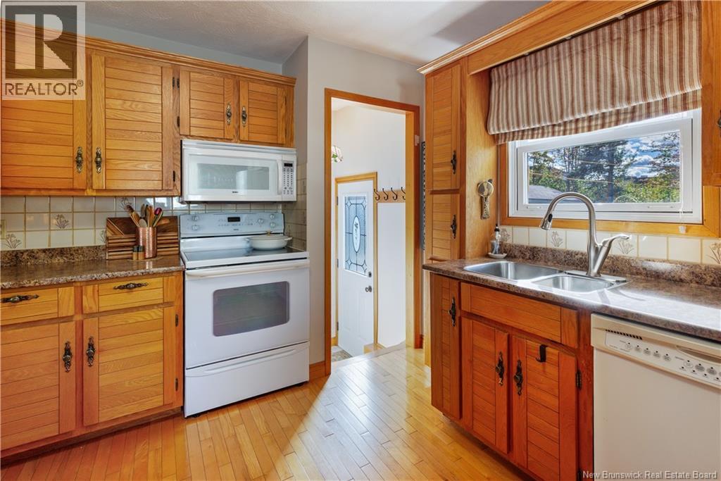 62 Ayer Avenue - Image 8