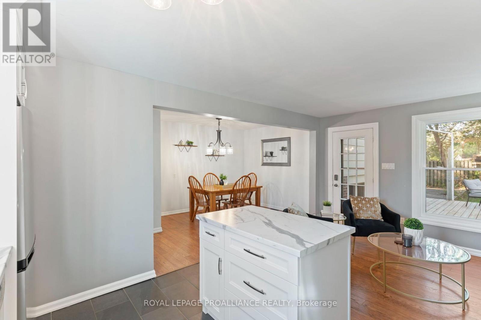 28 MASSEY PLACE - 17