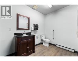 352 Main Street, photo 17
