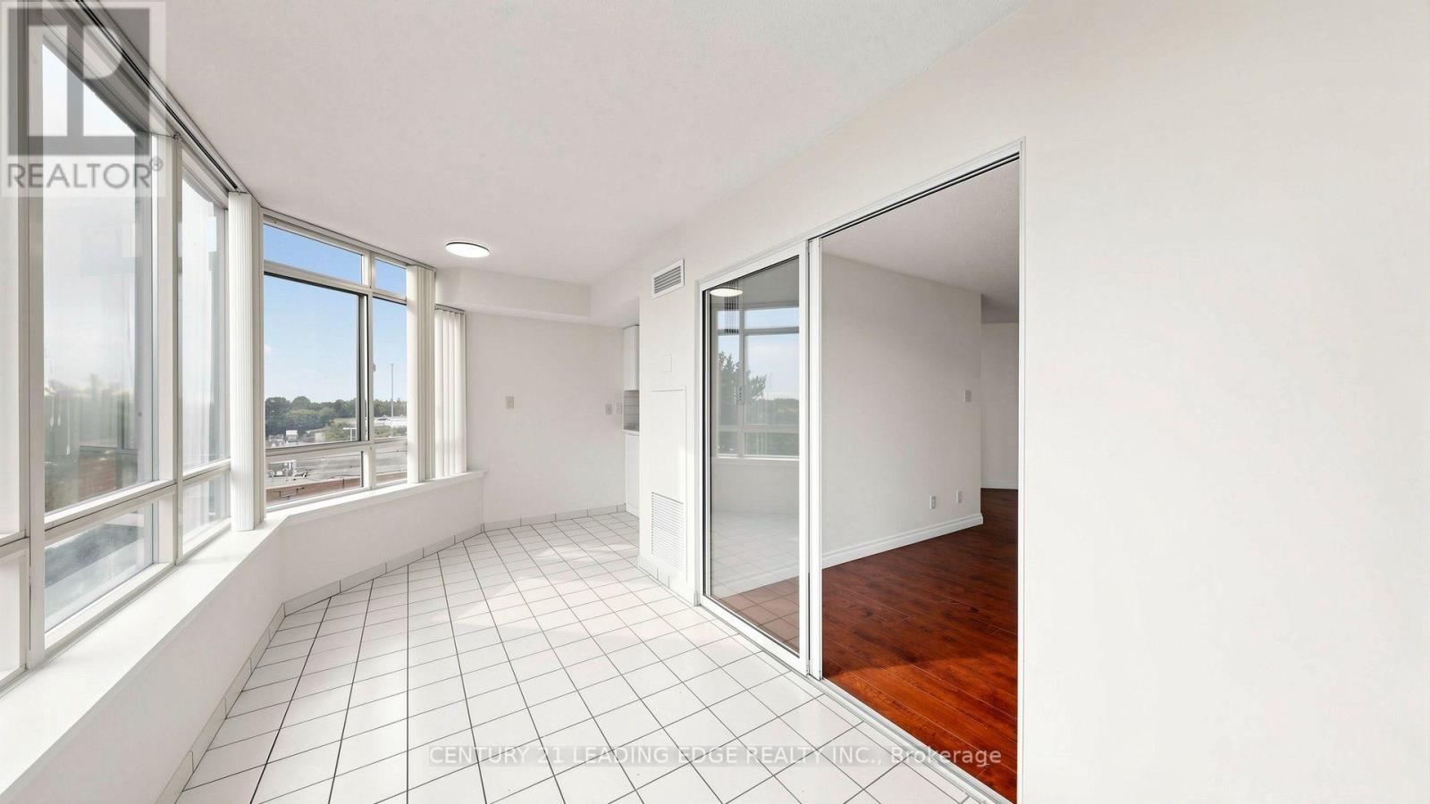 #422 11753 SHEPPARD AVENUE E - 4