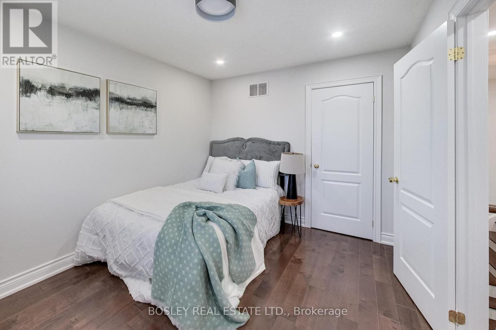 20 TRISH DRIVE - 29