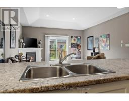 Bathroom - 220 Walnut Street, Lucan Biddulph, ON N0M2J0 Photo 12