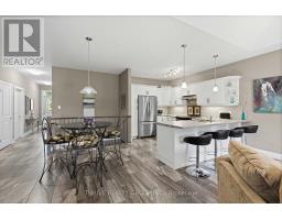 Kitchen - 220 Walnut Street, Lucan Biddulph, ON N0M2J0 Photo 8