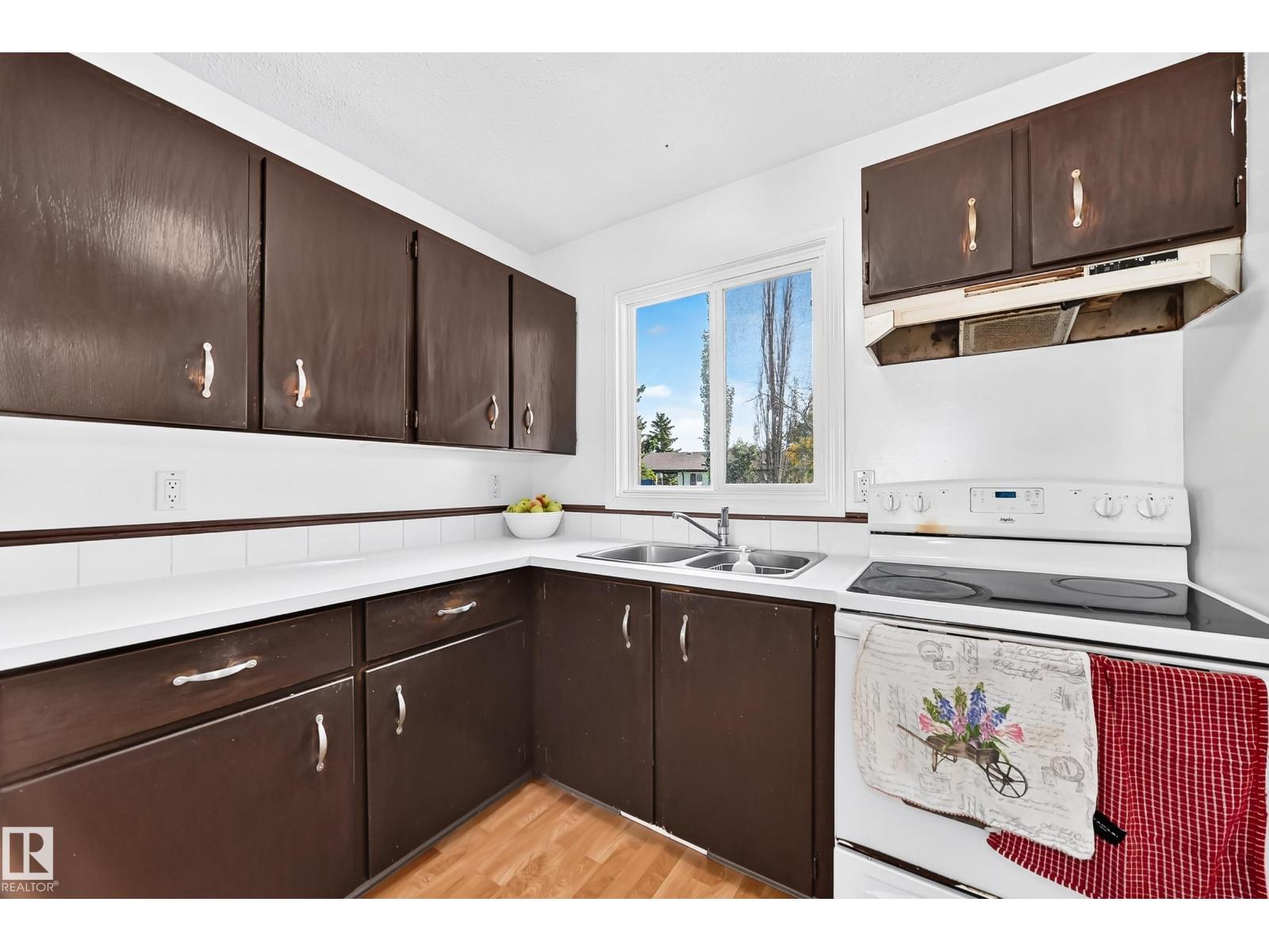 11007 173A AV NW - 9