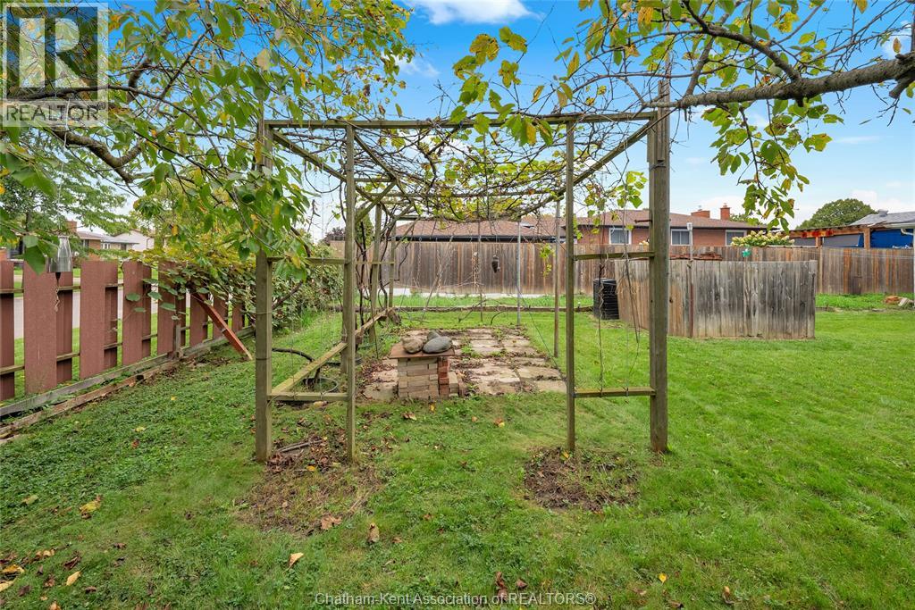 524 Dora DRIVE - Image 45