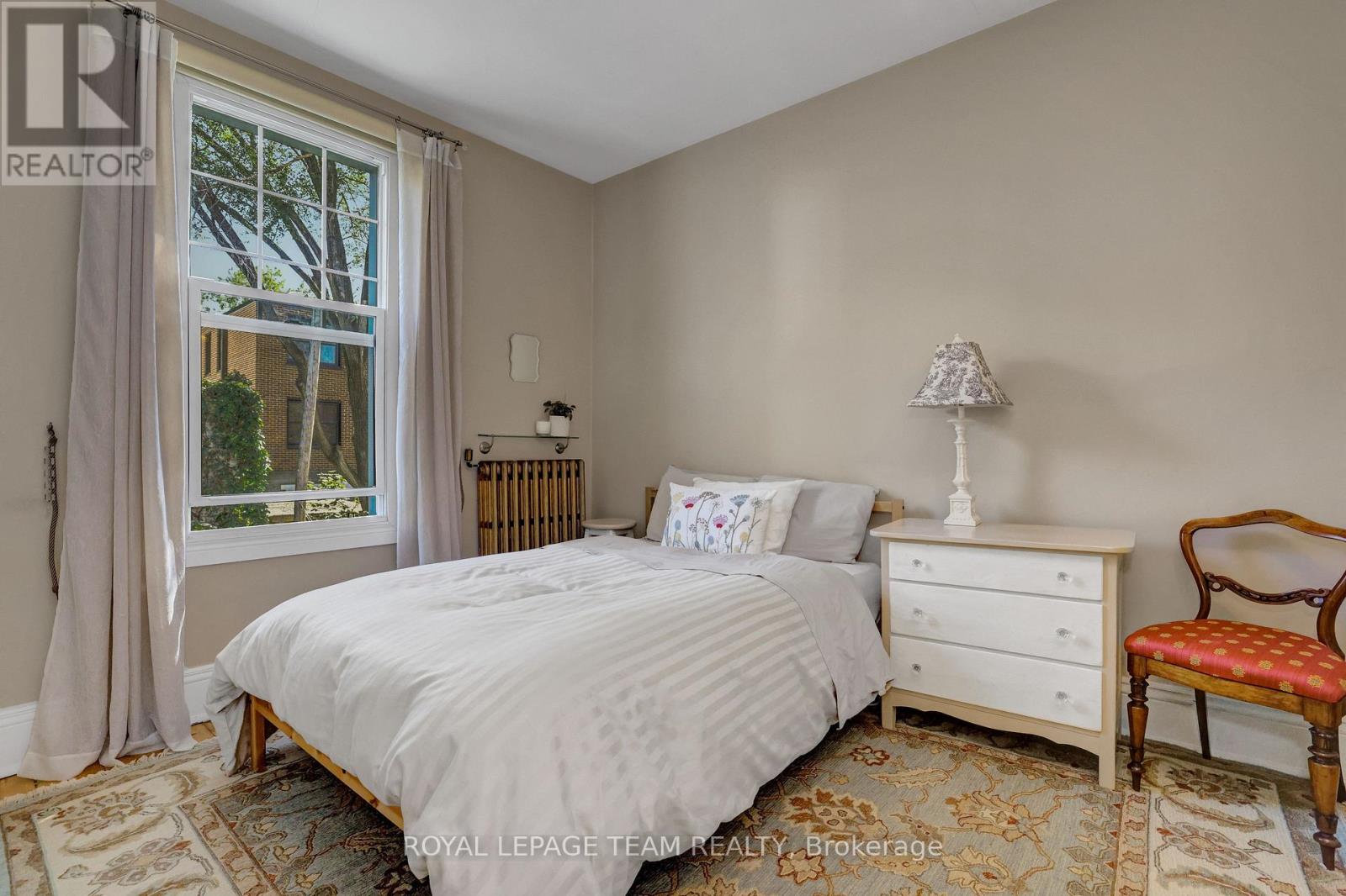 504 CLARENCE STREET E - Image 31