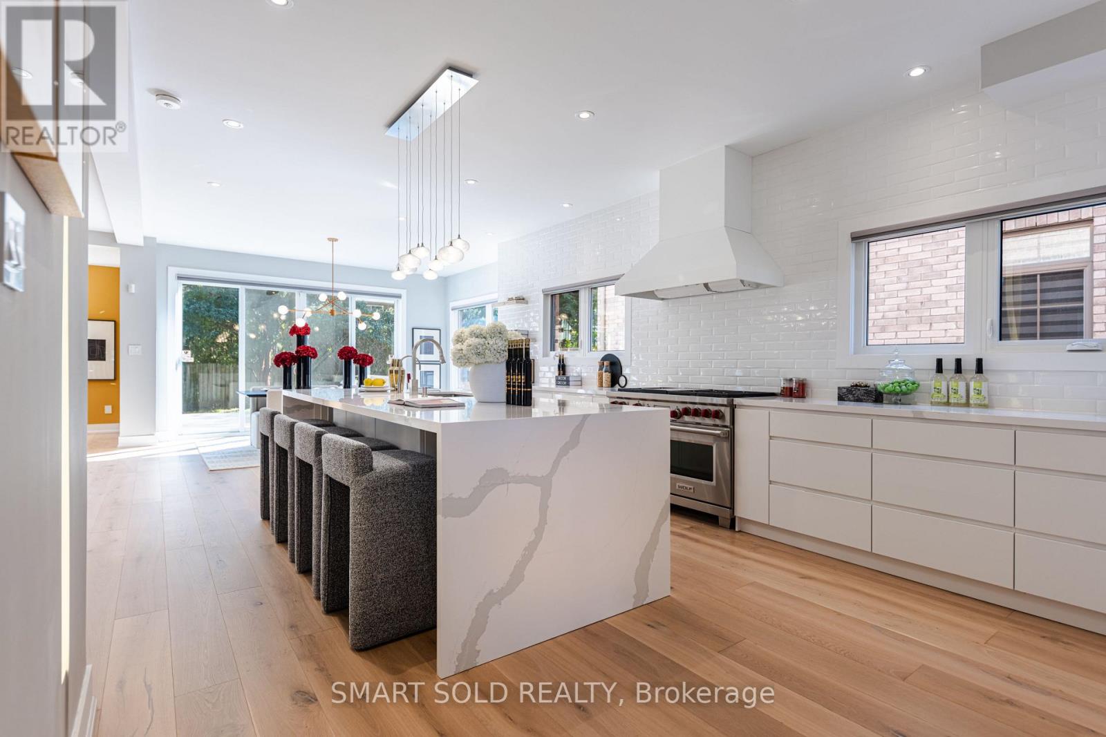 Photo of 231 HOUNSLOW AVENUE