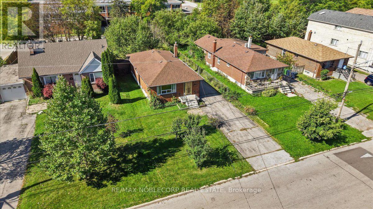 66 GOODERHAM DRIVE - 21