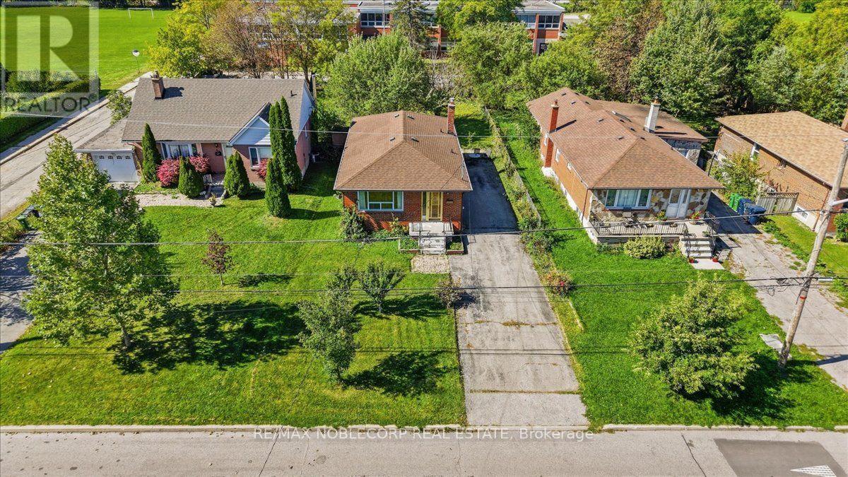 66 GOODERHAM DRIVE - 4