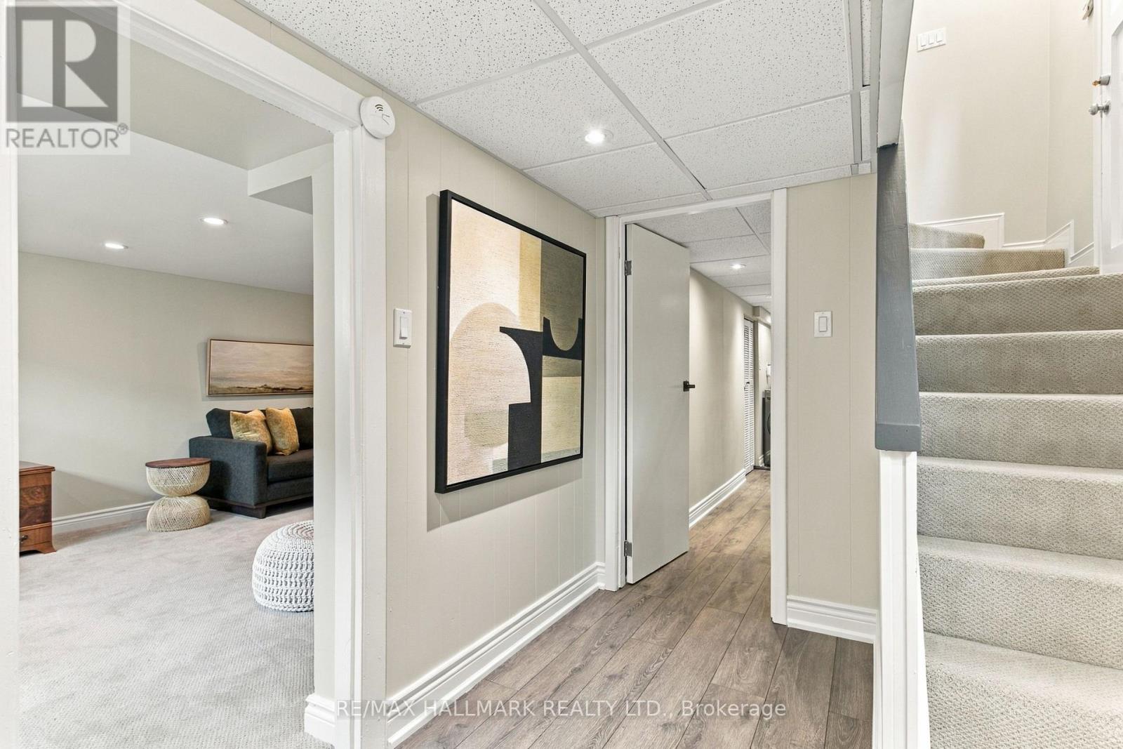 35 LOVE CRESCENT - Image 36