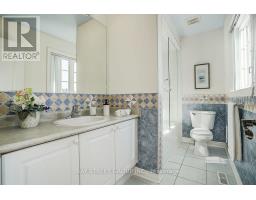 57 Gail Parks Crescent, Newmarket, ON L3X3B9 Photo 23