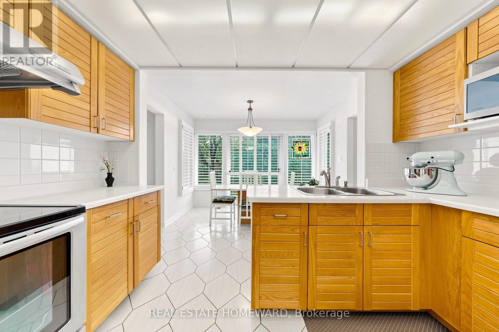 3 GREEN ACRES ROAD - 16