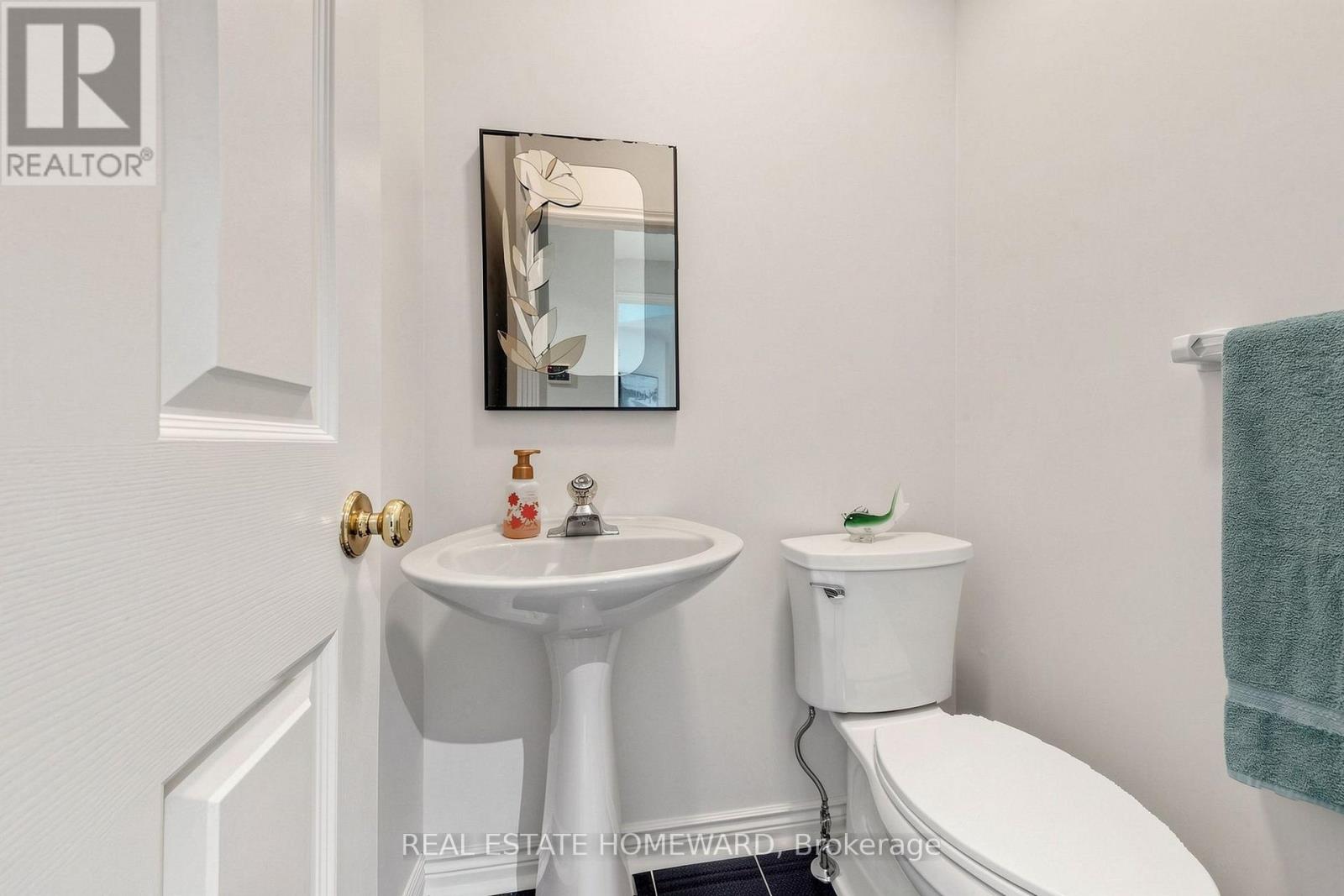 3 GREEN ACRES ROAD - 22