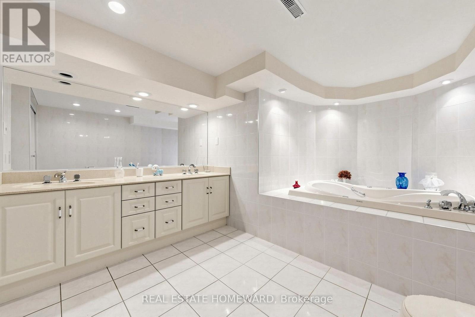 3 GREEN ACRES ROAD - 43