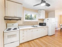 137 Kilbride Avenue, Winnipeg, MB R2V0Z7 Photo 13