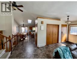 3pc Bathroom - 18 Heritage Close W, Lethbridge, AB T1K6R9 Photo 11