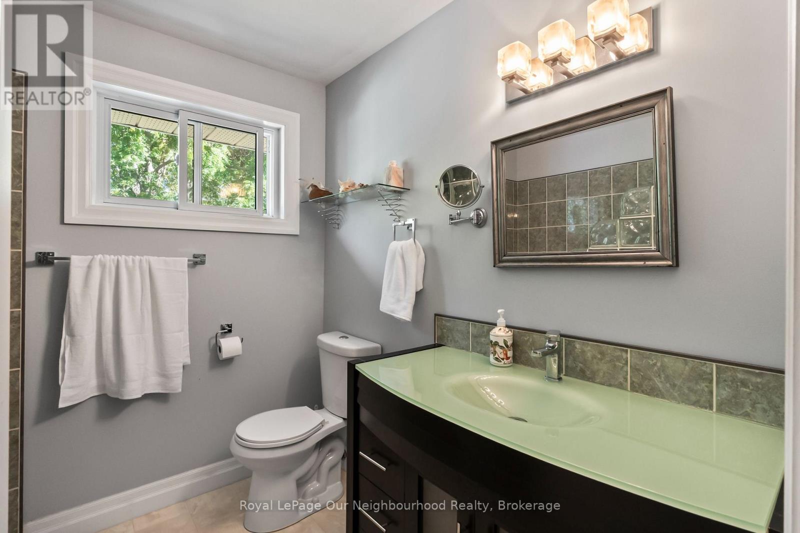 13 ORCHARD CRESCENT - 25