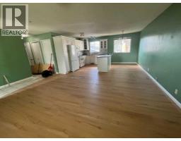 4pc Bathroom - 5820 Rundlehorn Drive Ne, Calgary, AB T1Y2C3 Photo 11