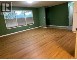 2pc Bathroom - 5820 Rundlehorn Drive Ne, Calgary, AB T1Y2C3 Photo 12